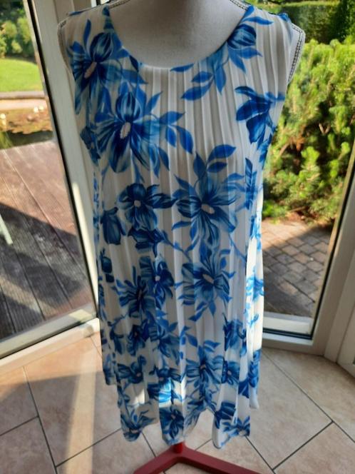 Charmante jurk JOY MADE IN ITALY - M, Kleding | Dames, Jurken, Zo goed als nieuw, Maat 38/40 (M), Overige kleuren, Knielengte