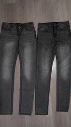 2 grijze stretch spijkerbroeken, maat 28/34, heren/jongens, Ophalen of Verzenden, Grijs, Gedragen, Refill