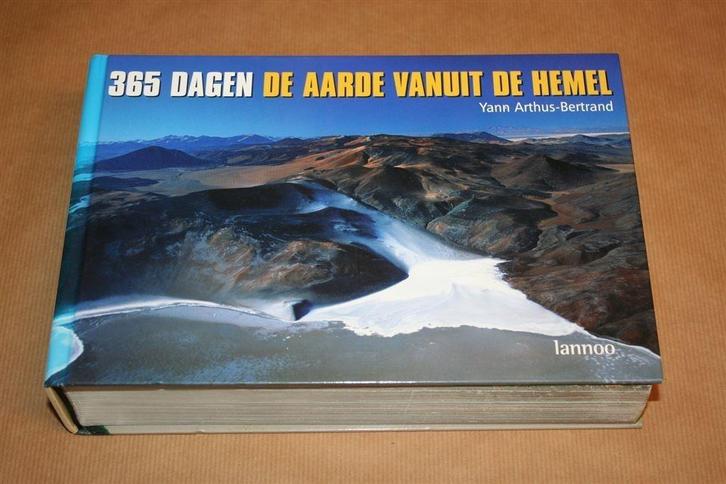 365 dagen, de aarde vanuit de hemel., Boeken, Natuur, Zo goed als nieuw, Natuur algemeen, Ophalen of Verzenden