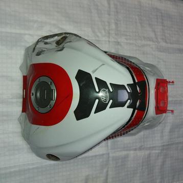Yamaha YZF-R6 2014 tank met benzinepomp en beschadiging beschikbaar voor biedingen