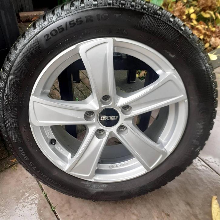 Set winterbanden 205-55 op lichtmetalen velg 16 inch., Auto-onderdelen, Banden en Velgen, Banden en Velgen, Winterbanden, 16 inch