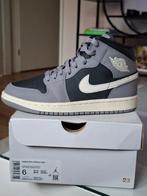 Nike Air Jordan 1 Mid "Cement Grey" maat 36.5, Nike, Nieuw, Ophalen of Verzenden, Sneakers of Gympen