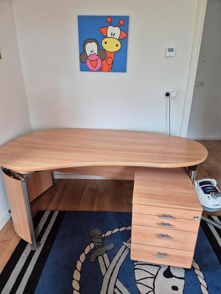 organisch bureau met uitschijfmogelijkheid, Huis en Inrichting, Bureaus, Gebruikt, Ophalen
