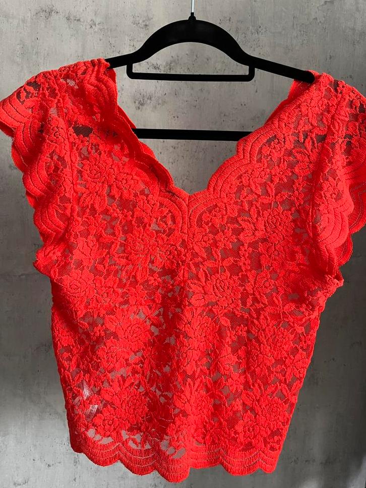 Nieuwe Rode Top van Zara maat L, Kleding | Dames, Tops, Zo goed als nieuw, Rood, Zonder mouw, Ophalen of Verzenden