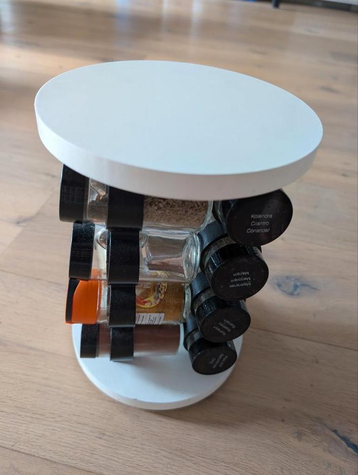 Spice Rack Carousel with 16 jars - only 15 €, Huis en Inrichting, Tafels | Statafels, Zo goed als nieuw, Ophalen