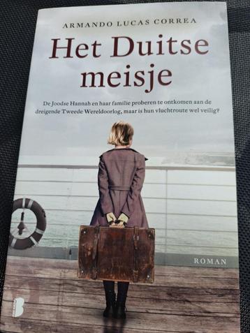 Boek over WO II voor liefhebber beschikbaar voor biedingen
