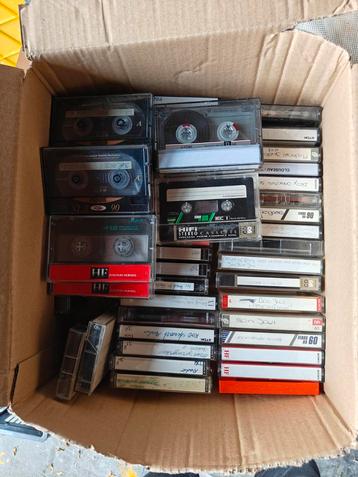80 Cassettes + Opbergbox - Nostalgie! beschikbaar voor biedingen