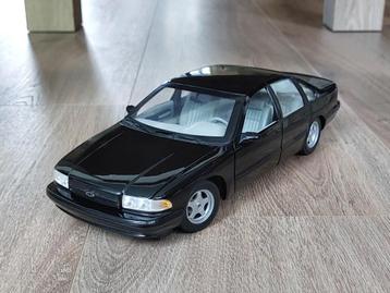 Chevrolet Impala SS Zwart (1996) | Zwart | 1:18 | UT Models beschikbaar voor biedingen