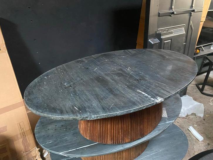 Zwarte marmeren tafel ovaal met mangohouten poot, Huis en Inrichting, Tafels | Salontafels, Nieuw, 50 tot 75 cm, 50 tot 100 cm