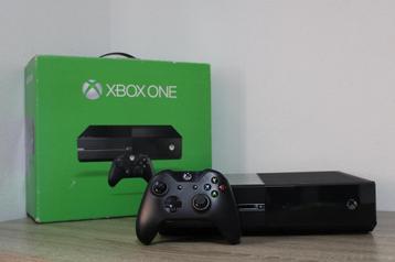 Xbox One + 1 Controller + 8 Spellen beschikbaar voor biedingen