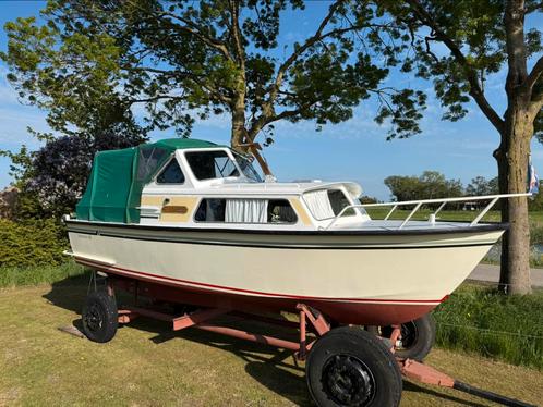 Aquanaut 750 cabrio, Watersport en Boten, Motorboten en Motorjachten, Gebruikt, Staal, 6 tot 9 meter, Benzine, Binnenboordmotor