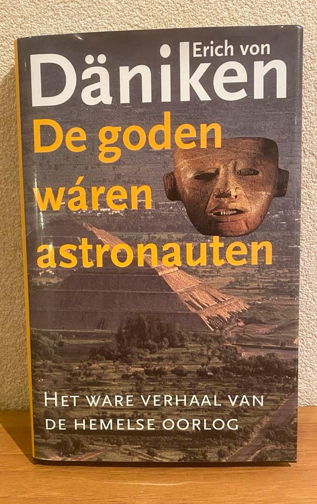 De goden waren astronauten - Erich von Däniken, Boeken, Wetenschap, Zo goed als nieuw, Natuurwetenschap, Ophalen of Verzenden