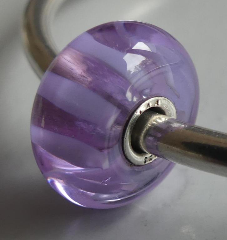Trollbeads LAVENDEL STREEP, Sieraden, Tassen en Uiterlijk, Bedels, Zo goed als nieuw, Trollbeads, 1 bedel, Verzenden
