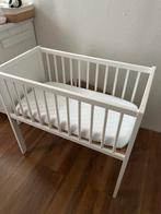 Nette wieg met matras, Kinderen en Baby's, Babywiegjes en Ledikanten, Ophalen, Gebruikt, Wieg
