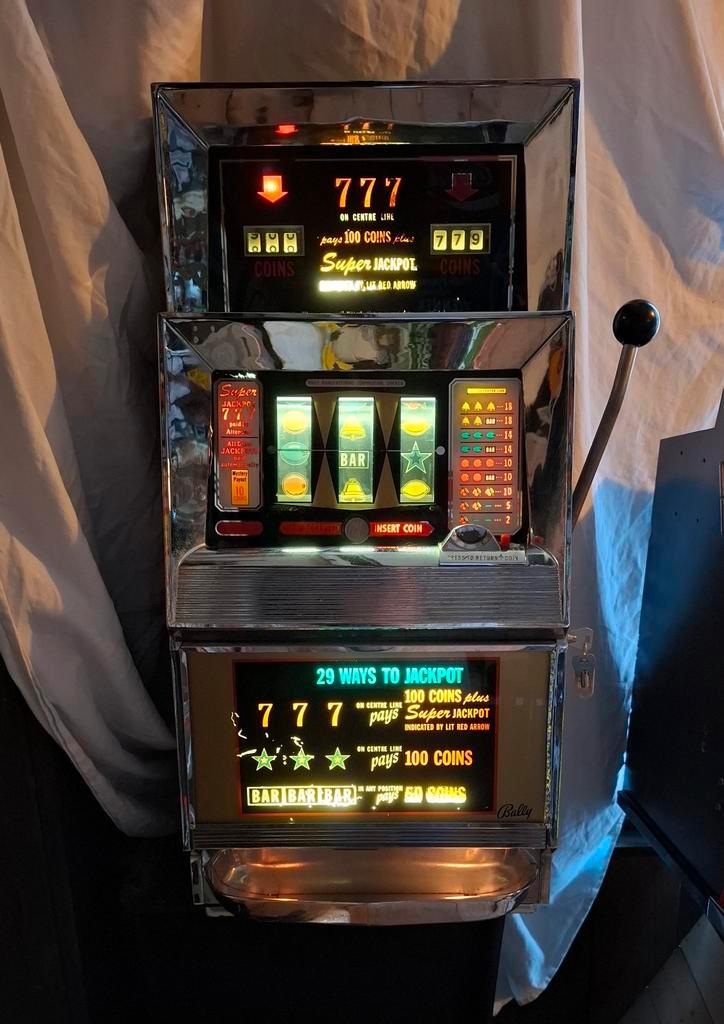 Bally Gokkast Eenarmige Bandiet Café Bar Horeca Mancave, Verzamelen, Automaten | Gokkasten en Fruitautomaten, Gebruikt, Overige munten