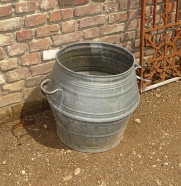 oude zinken ton tonnen plantenbak bierton altton beschikbaar voor biedingen