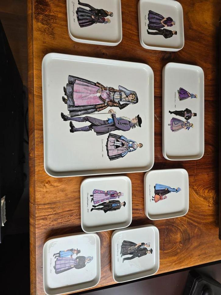 Villeroy & Boch Klederdracht Gebakset, Antiek en Kunst, Antiek | Keramiek en Aardewerk, Ophalen