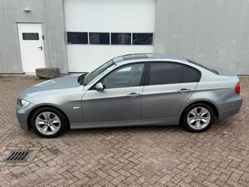 BMW 3-serie 320i AUTOMAAT! beschikbaar voor biedingen