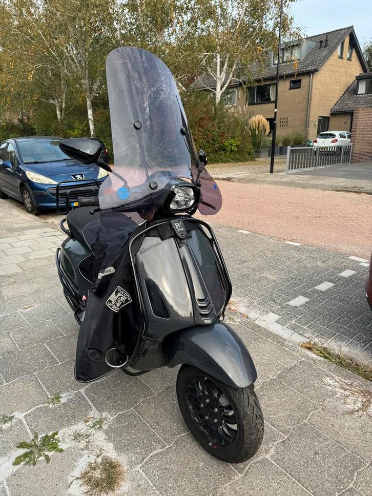 Custom Vespa Sprint 50 - 2022, Fietsen en Brommers, Scooters | Vespa, Zo goed als nieuw, Vespa S, Maximaal 45 km/u, Benzine, Ophalen