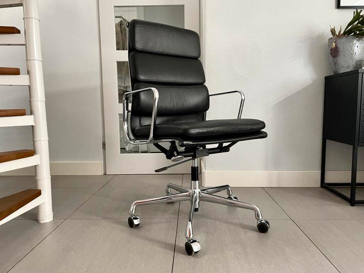 Vitra Eames ea219 softpad zwart leer / chroom, Huis en Inrichting, Bureaustoelen, Zo goed als nieuw, Zwart, Ophalen of Verzenden