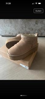Ugg platform mini sand maat 37, Ophalen of Verzenden, Zo goed als nieuw, Beige