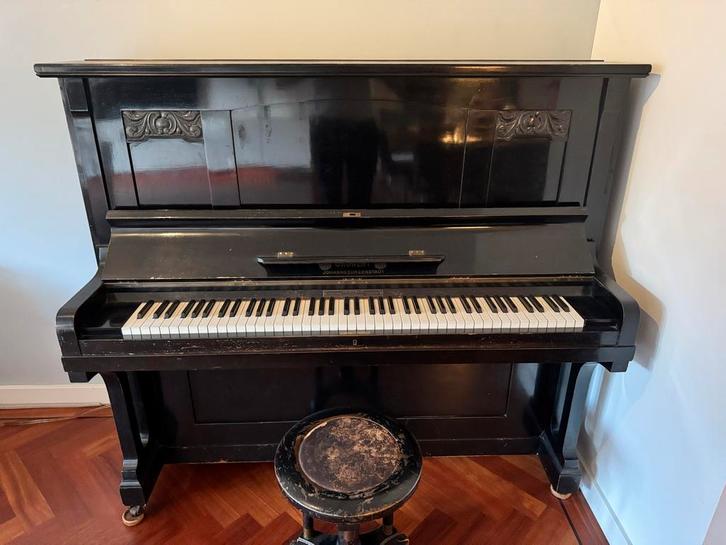 Grunert Piano 1954 met Pianostoel, Muziek en Instrumenten, Piano's, Gebruikt, Piano, Zwart, Hoogglans, Ophalen