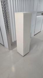Witte sokkel / zuil, Huis en Inrichting, Woonaccessoires | Zuilen en Pilaren, Ophalen, Gebruikt