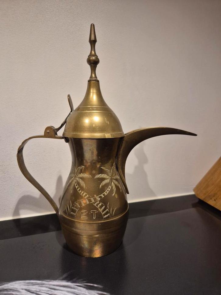 Traditionele Arabische Dallah Koffiepot, Antiek en Kunst, Antiek | Koper en Brons, Ophalen