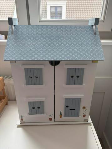 Poppenhuis littel dutch met uitbreiding beschikbaar voor biedingen