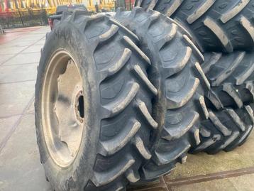 Case IH 15w x 38 verstelbare velgen van een 956XL/1056XL met beschikbaar voor biedingen