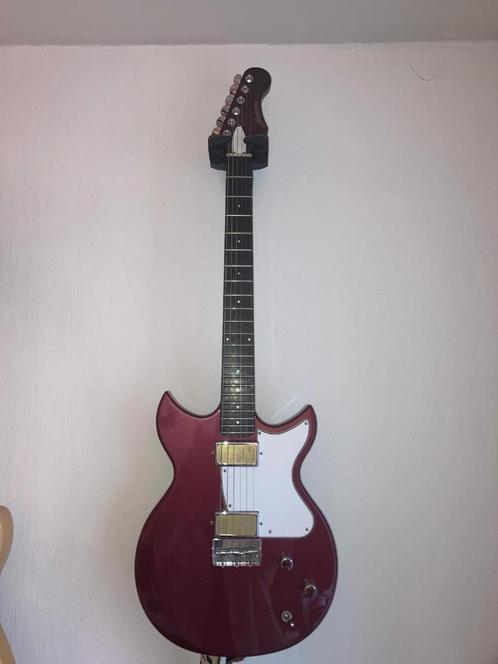 Harmony Standard Rebel (USA) - burgundy red + koffer, Muziek en Instrumenten, Snaarinstrumenten | Gitaren | Elektrisch, Zo goed als nieuw