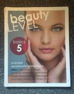 Beauty Level Basics 5, Boeken, Ophalen of Verzenden, Gelezen