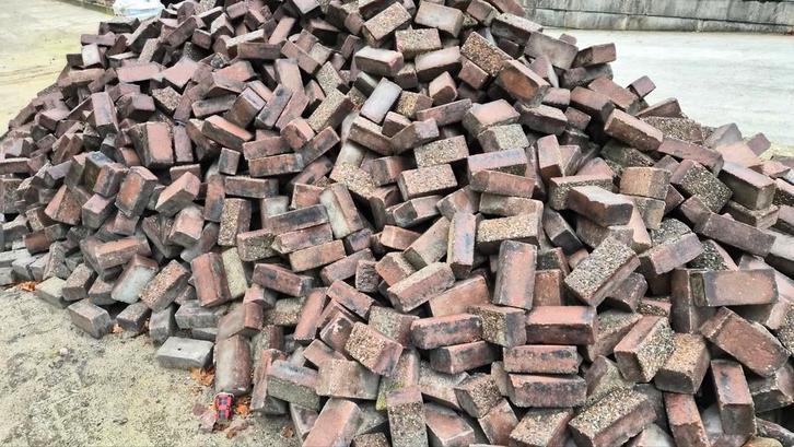 Gebruikte Bkk 8 dik klinkers - 21x10.5 cm, Tuin en Terras, Tegels en Klinkers, Gebruikt, Klinkers, Beton, 5 tot 10 m², Ophalen of Verzenden