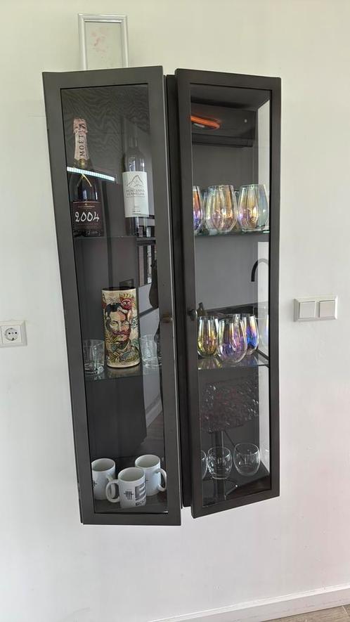 Hang kasten vitrine kast, Huis en Inrichting, Kasten | Vitrinekasten, Zo goed als nieuw, 150 tot 200 cm, 50 tot 100 cm, 25 tot 50 cm