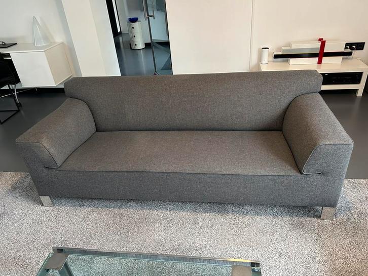 Prachtige originele LEOLUX Pode design 3zitsbank 208cm breed, Huis en Inrichting, Banken | Bankstellen, Gebruikt, Rechte bank