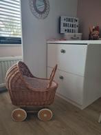 Rotan poppenwagen, Kinderen en Baby's, Speelgoed | Poppen, Ophalen, Zo goed als nieuw, Babypop