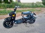 Honda zoomer, Fietsen en Brommers, Ophalen, Honda, Maximaal 45 km/u, Zo goed als nieuw