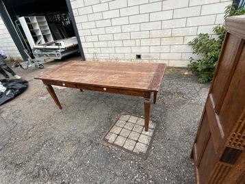 Antieke Houten Tafel met Lades beschikbaar voor biedingen