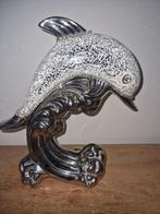 Een prachtig beeld van een Dolfijn op een mooie watergolf, Verzamelen, Beelden en Beeldjes, Ophalen of Verzenden, Gebruikt, Dier