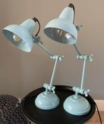 Twee lampjes voor bureau/nachtkastje, mooi ijsblauwe kleur, Huis en Inrichting, Lampen | Tafellampen, Ophalen, Gebruikt, Metaal