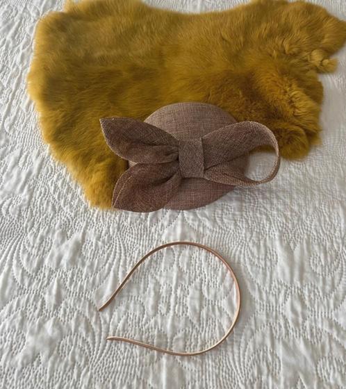 Taupe dopje,lichtbruine fascinator, camel hoed/dames,meisje, Kleding | Dames, Hoeden en Petten, Nieuw, Hoed, One size fits all
