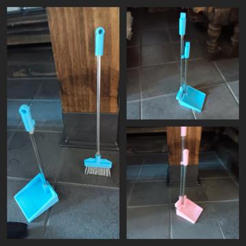 Stoffer en blik miniatuur poppenhuis ️ beschikbaar voor biedingen
