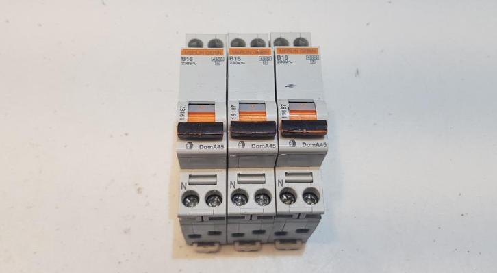 Merlin Gerin Groepenkast Automaat DOMA45 B16 230V (3x), Hobby en Vrije tijd, Elektronica-componenten, Gebruikt, Ophalen of Verzenden