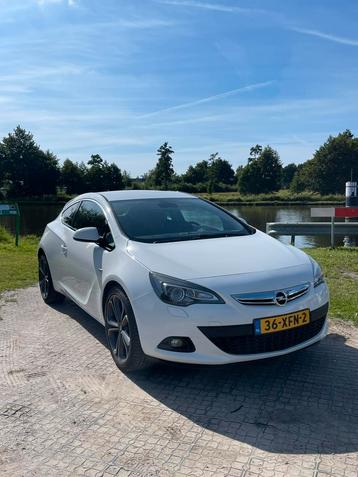 Opel astra J GTC beschikbaar voor biedingen