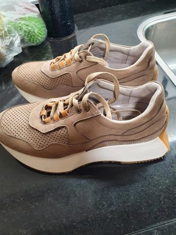 Shabbies Sneakers - Maat 37 - Beige beschikbaar voor biedingen
