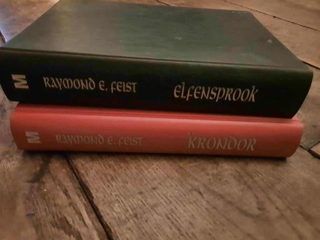 Twee Raymond E. Feist boeken: Elfensprook & Krondor, Boeken, Fantasy, Ophalen of Verzenden, Gelezen, Raymond E. Feist