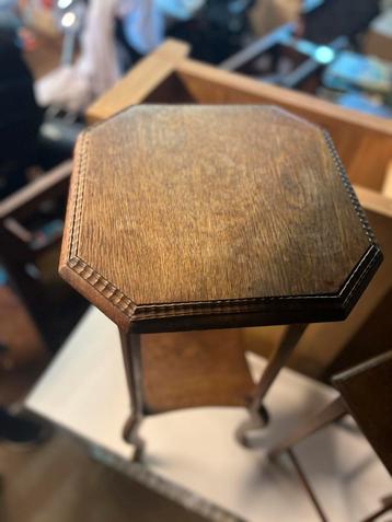Antiek Houten Tafeltje / Plantentafel beschikbaar voor biedingen