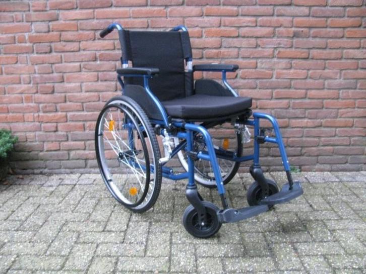 Nieuwe Sky rolstoel 46cm aluminium frame en massieve banden, Diversen, Rolstoelen, Nieuw, Duwrolstoel, Inklapbaar, Ophalen of Verzenden