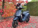 Vespa sprint opaco midnight blue, Fietsen en Brommers, Scooters | Vespa, Ophalen, Gebruikt, Vespa S, Benzine