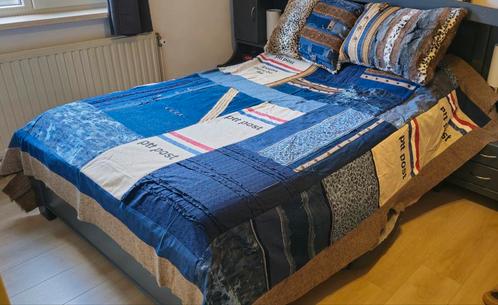 Handgemaakte bedsprei (140x200cm) met bijpassende kussens, Huis en Inrichting, Slaapkamer | Beddengoed, Zo goed als nieuw, Deken of Dekbed